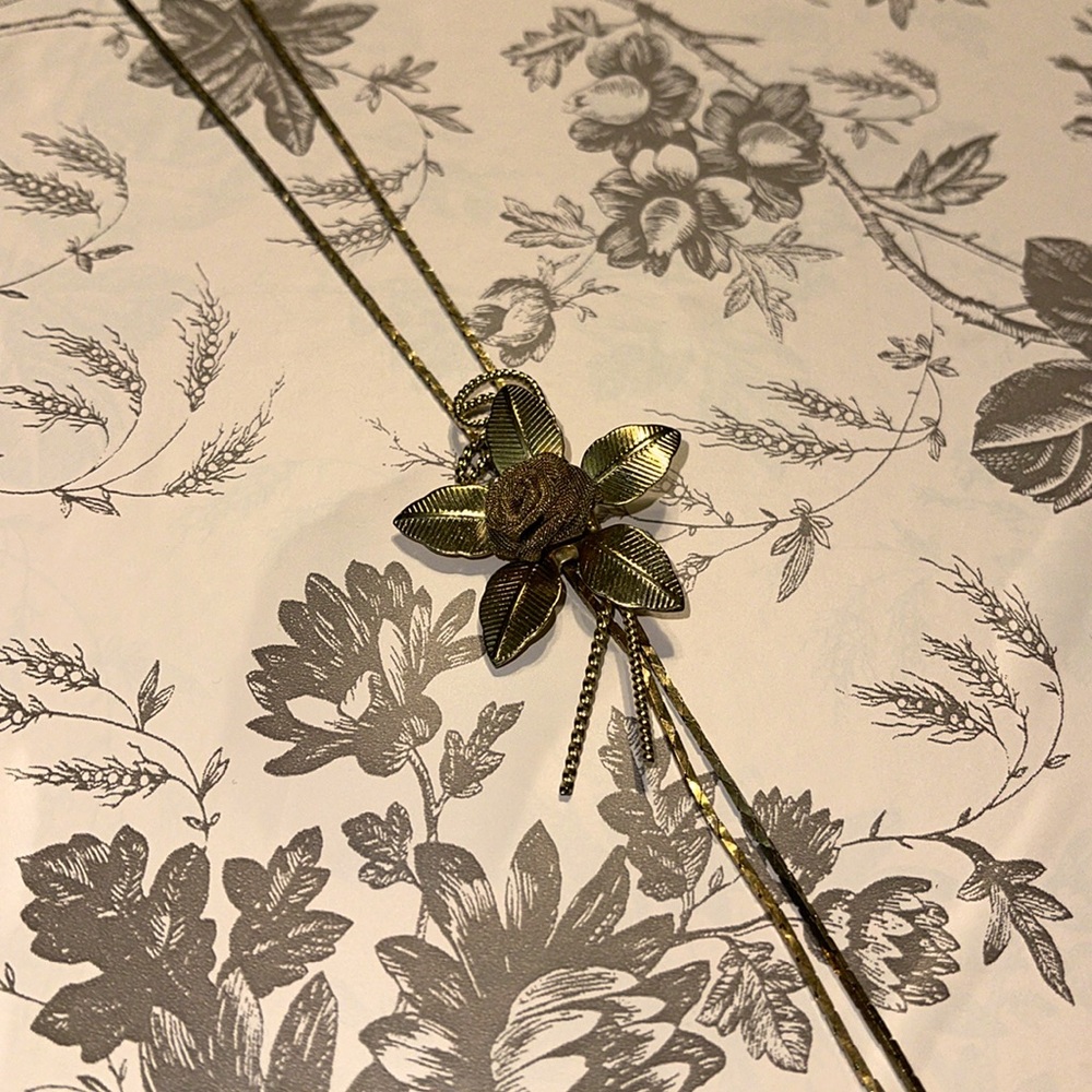 Vintage Gold Tone Mesh Rose Bolo Tie Style Necklace